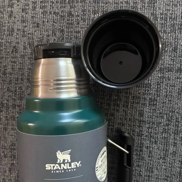 Stanley x Pendleton 1.5 qt Vacuum Bottle from National Parks Collection, NEW - Picture 7 of 8